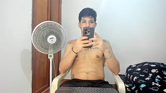 Snapshot of MasterSEX420 chatting on 20, 9, 2025 MasterSEX420 online show from 20, 9, 2025