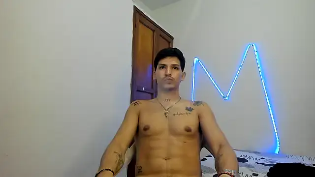 Snapshot of MasterSEX420 chatting on 9, 11, 2025 MasterSEX420 online show from 9, 11, 2025