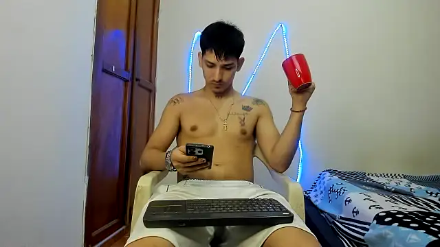 Snapshot of MasterSEX420 chatting on 27, 11, 2025 MasterSEX420 online show from 27, 11, 2025