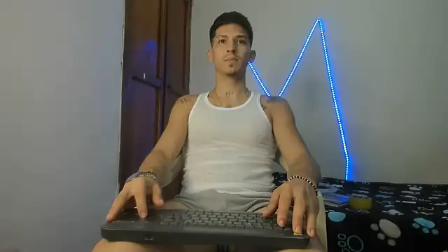 Snapshot of MasterSEX420 chatting on 1, 2, 2026 MasterSEX420 online show from 1, 2, 2026