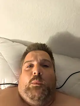 Snapshot of Ronny2510 chatting on 21, 11, 2025 Ronny2510 online show from 21, 11, 2025