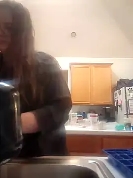 Snapshot of aliceluvzbill chatting on 3, 12, 2024 aliceluvzbill online show from 3, 12, 2024