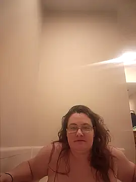 Snapshot of aliceluvzbill chatting on 25, 10, 2025 aliceluvzbill online show from 25, 10, 2025