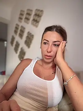 RaquelleDevon online show from 9, 9, 2025