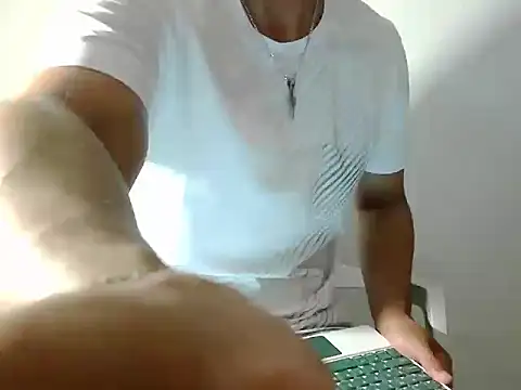 Snapshot of Latinsex2501 chatting on 8, 8, 2026 Latinsex2501 online show from 8, 8, 2026