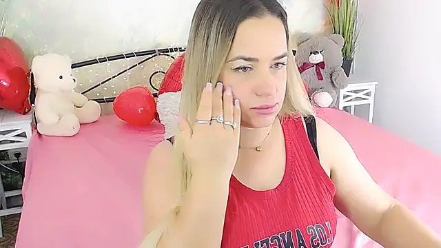 Snapshot of MilenaMiler_X chatting on 14, 2, 2025 MilenaMiler X online show from 14, 2, 2025
