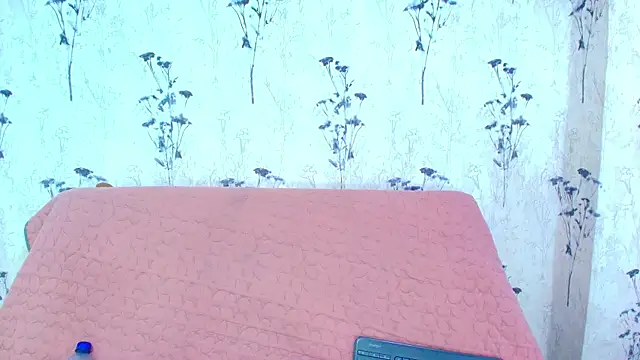 Mia candy 0 online show from 21, 3, 2025