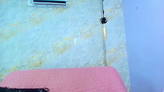 Mia candy 0 online show from 16, 12, 2025