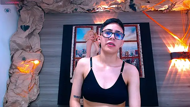 Cutie Shy  online show from 23, 10, 2025