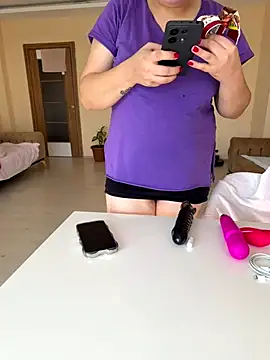 Snapshot of Soinanai chatting on 13, 11, 2025 Soinanai online show from 13, 11, 2025