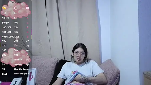 lessliee22  online show from 28, 6, 2026