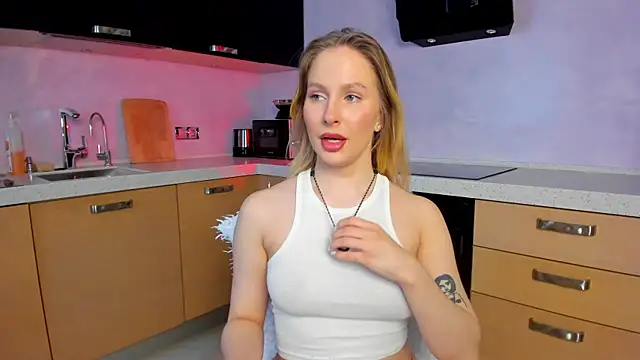 Snapshot of AnnLevine chatting on 8, 5, 2026 AnnLevine online show from 8, 5, 2026