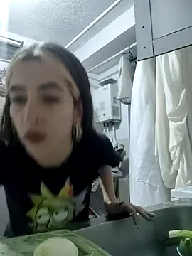 YouliteSllut2 online show from 7, 3, 2025