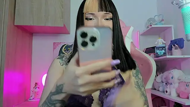 Snapshot of Artic_love chatting on 13, 11, 2025 Artic love online show from 13, 11, 2025