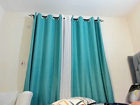 dolly booty online show from 9, 11, 2025