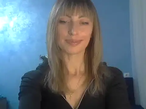 Snapshot of EffectMaya chatting on 4, 1, 2025 EffectMaya online show from 4, 1, 2025