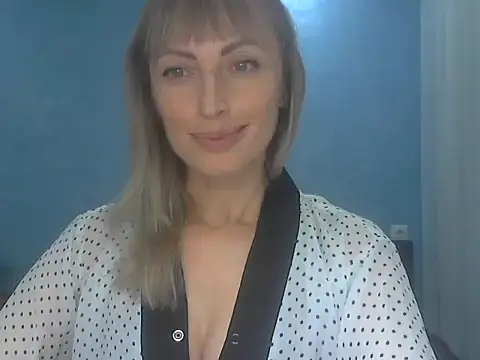 Snapshot of EffectMaya chatting on 24, 10, 2025 EffectMaya online show from 24, 10, 2025