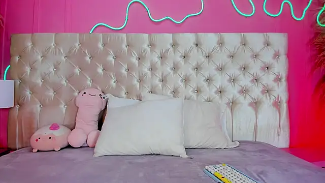 Julieta Cortes   online show from 16, 3, 2026