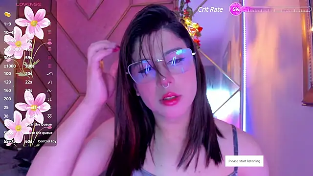 Snapshot of Yuri_Stars chatting on 4, 2, 2025 Yuri Stars online show from 4, 2, 2025