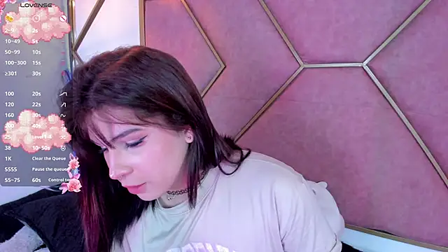 Snapshot of Yuri_Stars chatting on 4, 3, 2025 Yuri Stars online show from 4, 3, 2025