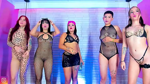 GIRLS DIRTY XTREME online show from 4, 2, 2025