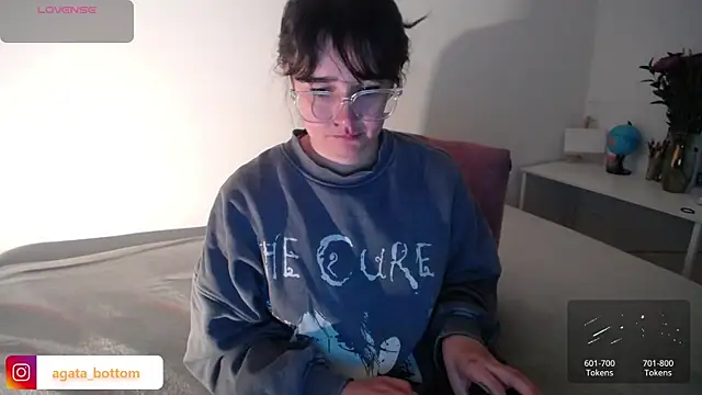 Snapshot of NewAgatha_Bolton chatting on 13, 12, 2025 NewAgatha Bolton online show from 13, 12, 2025