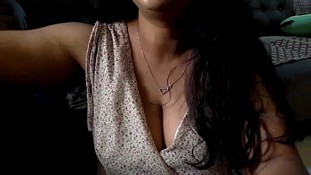 HaaniKaur online show from 10, 6, 2026