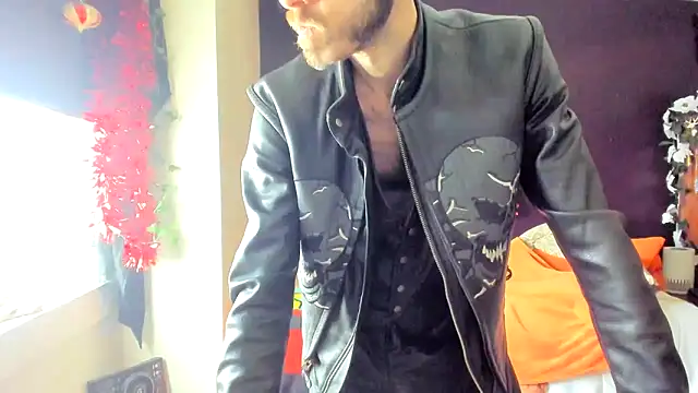 Snapshot of leatherz69 chatting on 3, 3, 2025 leatherz69 online show from 3, 3, 2025