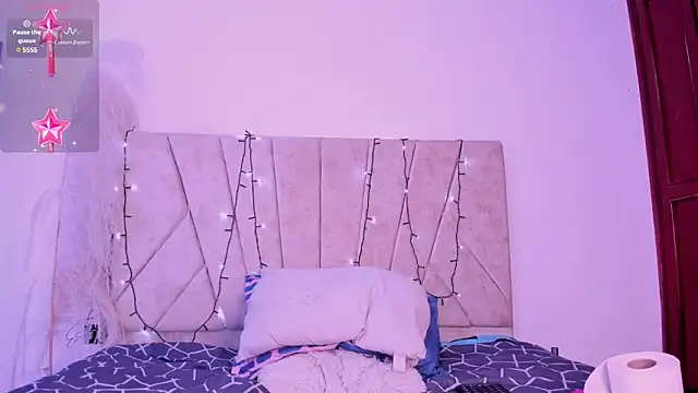 Snapshot of Kaela18 chatting on 18, 12, 2024 Kaela18 online show from 18, 12, 2024