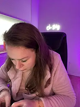 Snapshot of Fancy-Francy chatting on 20, 2, 2025 Fancy-Francy online show from 20, 2, 2025