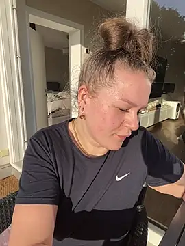 Snapshot of Fancy-Francy chatting on 6, 3, 2025 Fancy-Francy online show from 6, 3, 2025