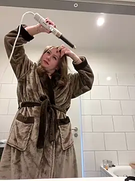 Snapshot of Fancy-Francy chatting on 12, 3, 2025 Fancy-Francy online show from 12, 3, 2025