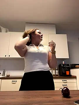 Snapshot of Fancy-Francy chatting on 25, 11, 2025 Fancy-Francy online show from 25, 11, 2025