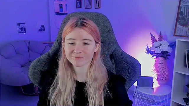 Snapshot of LexiWenford chatting on 12, 12, 2024 LexiWenford online show from 12, 12, 2024