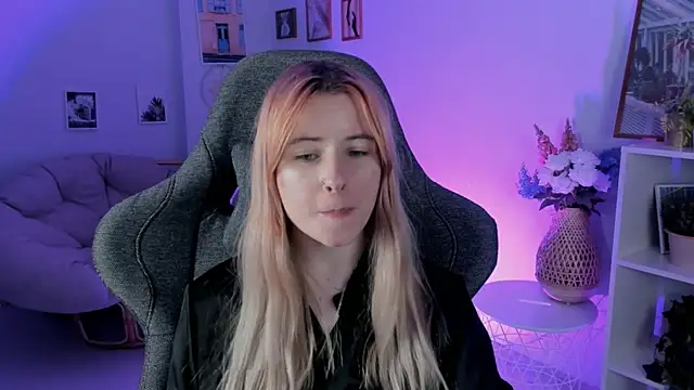 Snapshot of LexiWenford chatting on 16, 12, 2024 LexiWenford online show from 16, 12, 2024