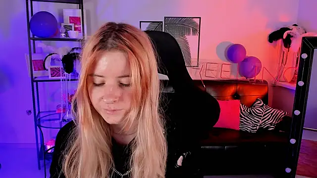 Snapshot of LexiWenford chatting on 19, 12, 2024 LexiWenford online show from 19, 12, 2024