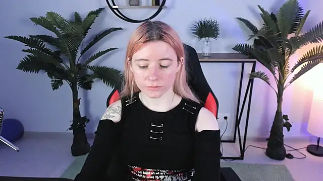 Snapshot of LexiWenford chatting on 20, 12, 2024 LexiWenford online show from 20, 12, 2024