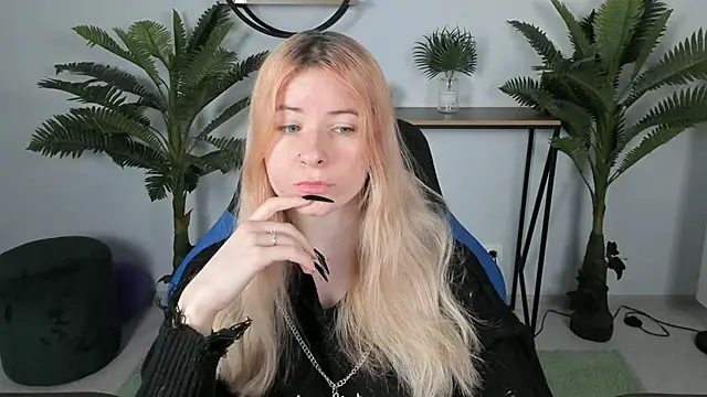 Snapshot of LexiWenford chatting on 24, 12, 2024 LexiWenford online show from 24, 12, 2024