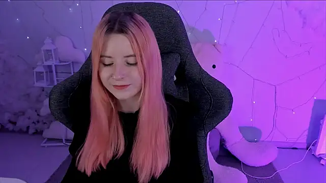 Snapshot of LexiWenford chatting on 13, 1, 2025 LexiWenford online show from 13, 1, 2025