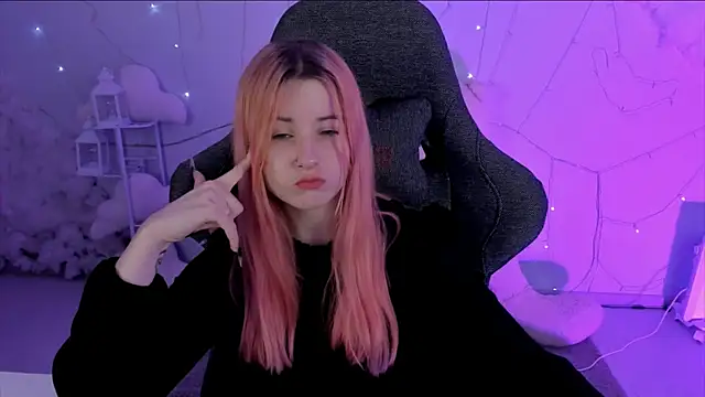 Snapshot of LexiWenford chatting on 13, 1, 2025 LexiWenford online show from 13, 1, 2025