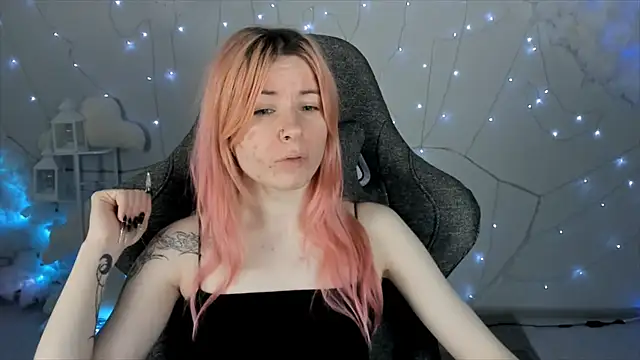 Snapshot of LexiWenford chatting on 20, 1, 2025 LexiWenford online show from 20, 1, 2025