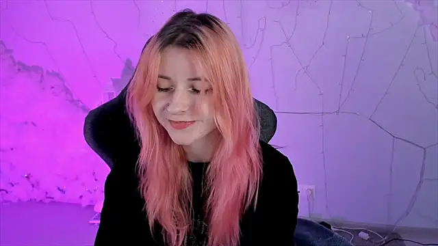 Snapshot of LexiWenford chatting on 28, 1, 2025 LexiWenford online show from 28, 1, 2025