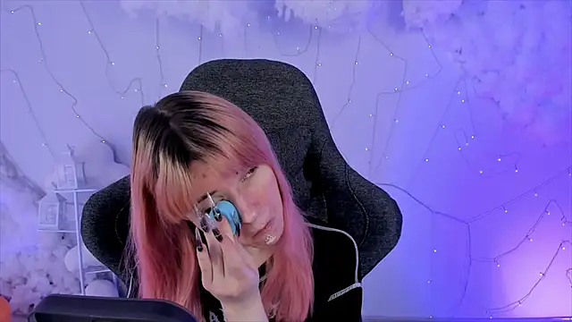 Snapshot of LexiWenford chatting on 7, 2, 2025 LexiWenford online show from 7, 2, 2025