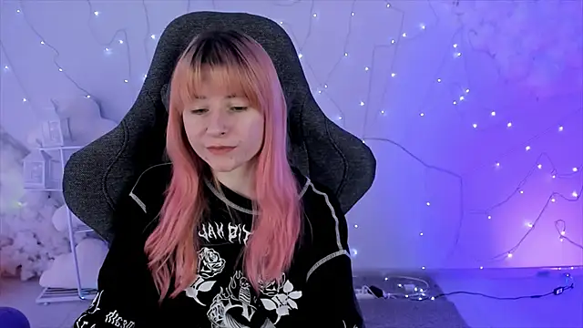 Snapshot of LexiWenford chatting on 7, 2, 2025 LexiWenford online show from 7, 2, 2025