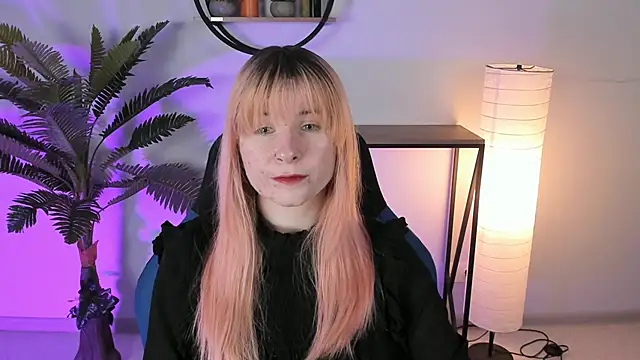 Snapshot of LexiWenford chatting on 24, 2, 2025 LexiWenford online show from 24, 2, 2025