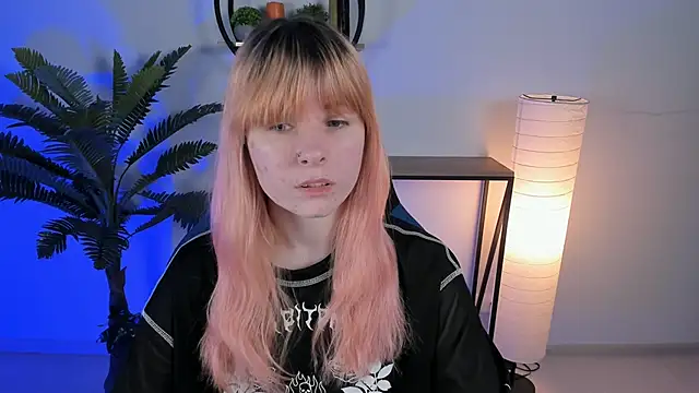 Snapshot of LexiWenford chatting on 25, 2, 2025 LexiWenford online show from 25, 2, 2025