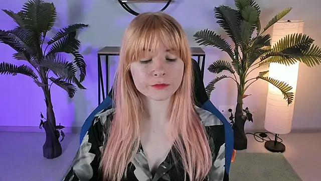 Snapshot of LexiWenford chatting on 10, 3, 2025 LexiWenford online show from 10, 3, 2025