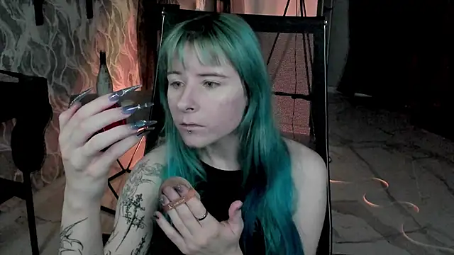 Snapshot of LexiWenford chatting on 13, 10, 2025 LexiWenford online show from 13, 10, 2025