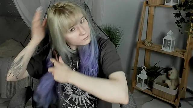 Snapshot of LexiWenford chatting on 5, 11, 2025 LexiWenford online show from 5, 11, 2025