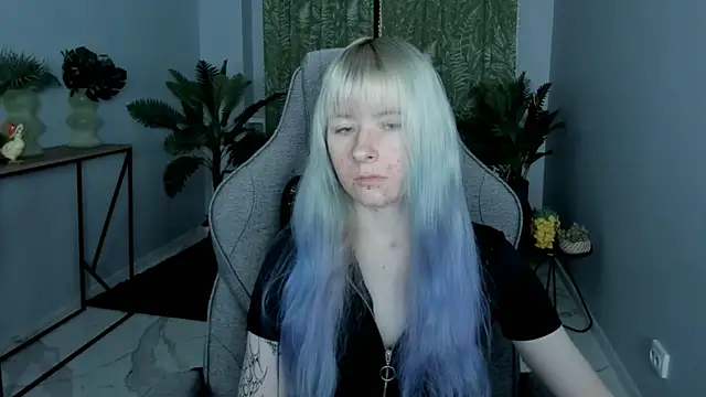 Snapshot of LexiWenford chatting on 13, 11, 2025 LexiWenford online show from 13, 11, 2025